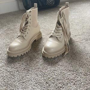 Women’s chunky Boots SZ 6